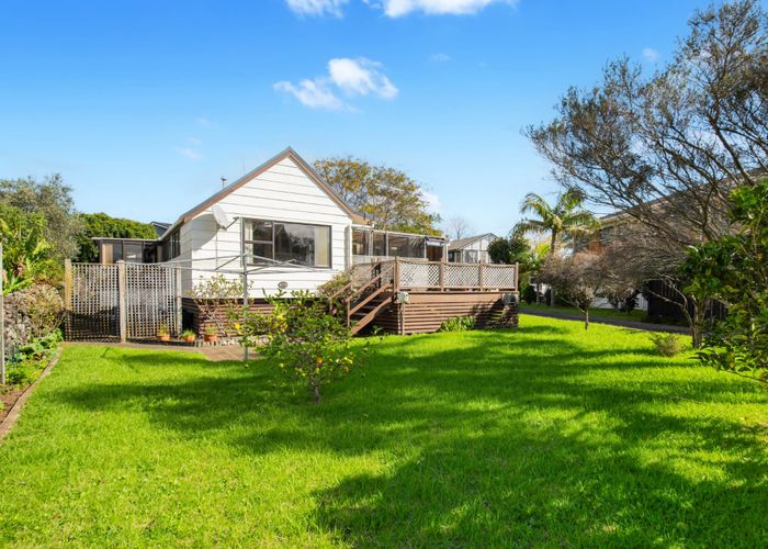  at 12 Nadine Place, Mangere Bridge, Manukau City, Auckland