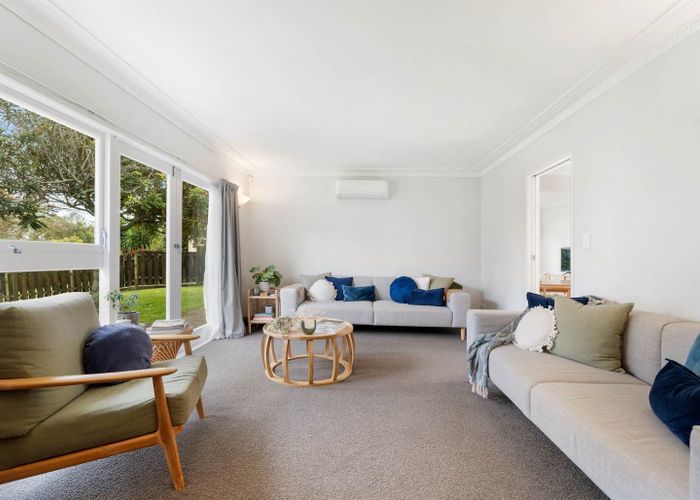  at 18 Booralee Avenue, Botany Downs, Manukau City, Auckland