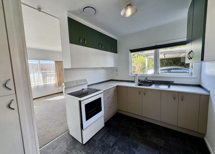  at 71 Ocean View Road, Hillcrest, Auckland