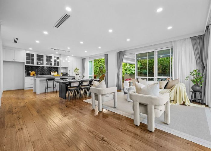  at 4B Hilton Close, Albany, North Shore City, Auckland