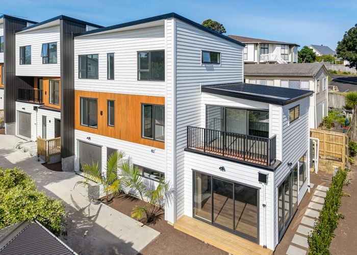  at 8B Baird Street, Howick, Manukau City, Auckland