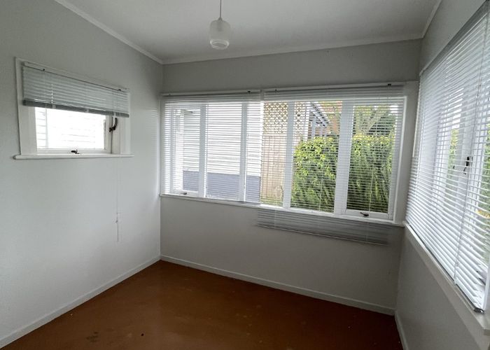  at 2/20 Ngataringa Road, Devonport, North Shore City, Auckland