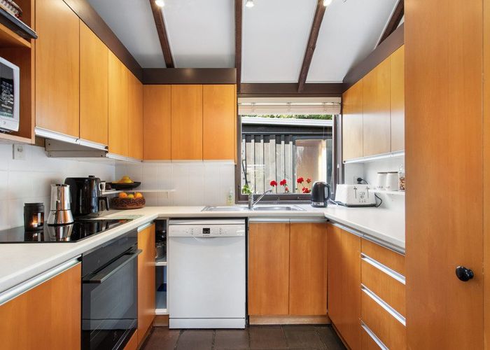  at 305D Riccarton Road, Riccarton, Christchurch City, Canterbury