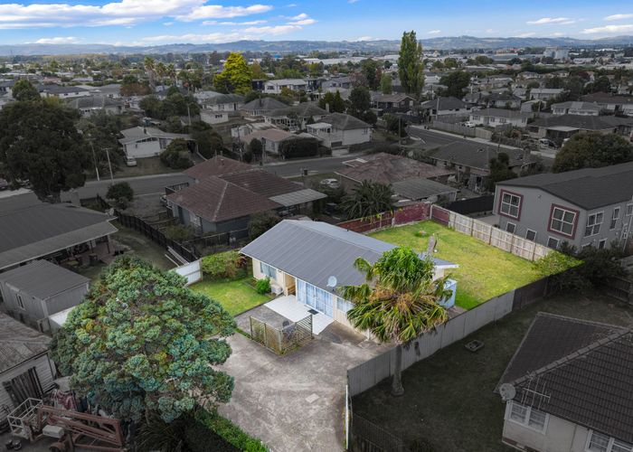  at 2/3 Ellen Street, Manurewa East, Auckland