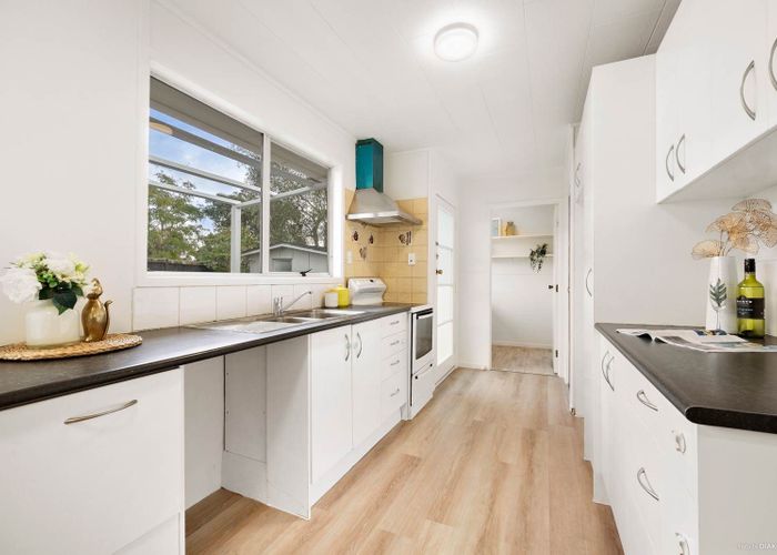  at 1/24 Medina Place, Half Moon Bay, Manukau City, Auckland