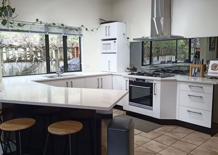  at 5 The Strand, Fitzherbert, Palmerston North, Manawatu / Whanganui