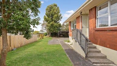  at 5/68 Ruawai Road, Mount Wellington, Auckland