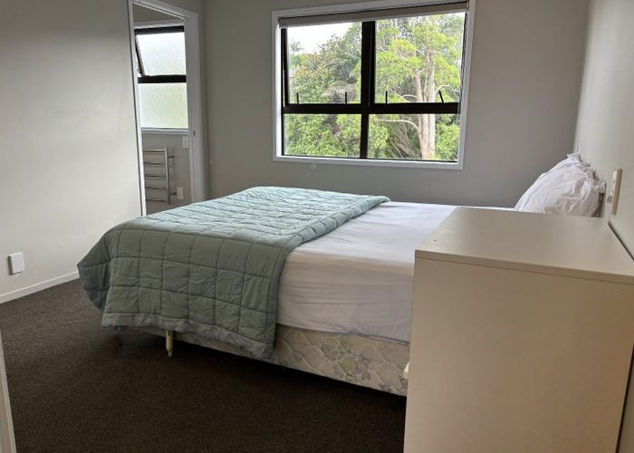  at 12C Laurina Road, Sunnynook, North Shore City, Auckland