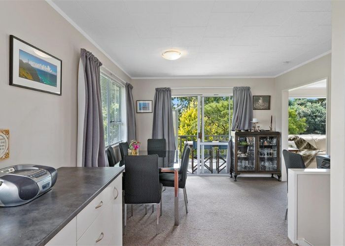  at 28 Field Way, Waikanae Beach, Waikanae