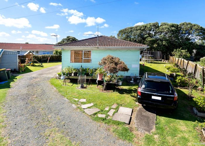  at 10 Blair Place, Otara, Auckland