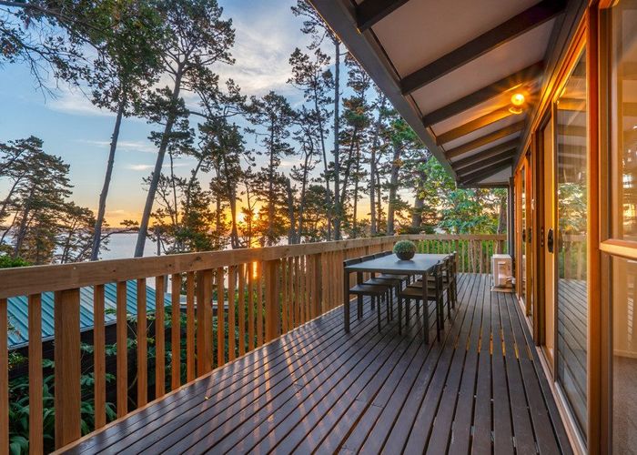  at 32 Rosecamp Road, Beach Haven, North Shore City, Auckland