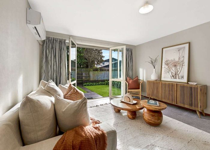  at 2/43 Whitmore Street, Edgeware, Christchurch City, Canterbury
