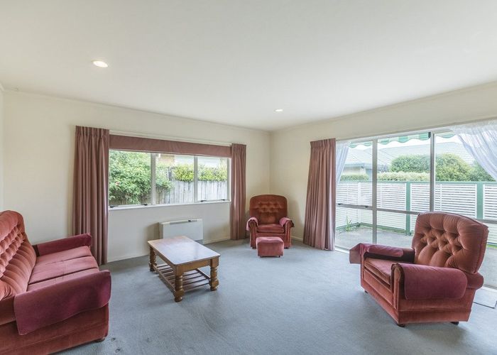  at 9 Villa Grove, Paraparaumu