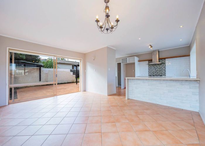  at 42 Merriefield Avenue, Forrest Hill, Auckland
