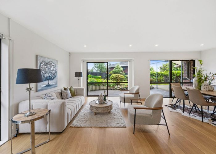  at 33 Voltaire Court, Botany Downs, Manukau City, Auckland