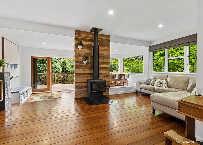  at 6 Woodstock Terrace, Tawa, Wellington, Wellington