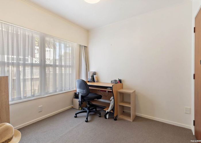  at 1/84 Archers Road, Glenfield, North Shore City, Auckland