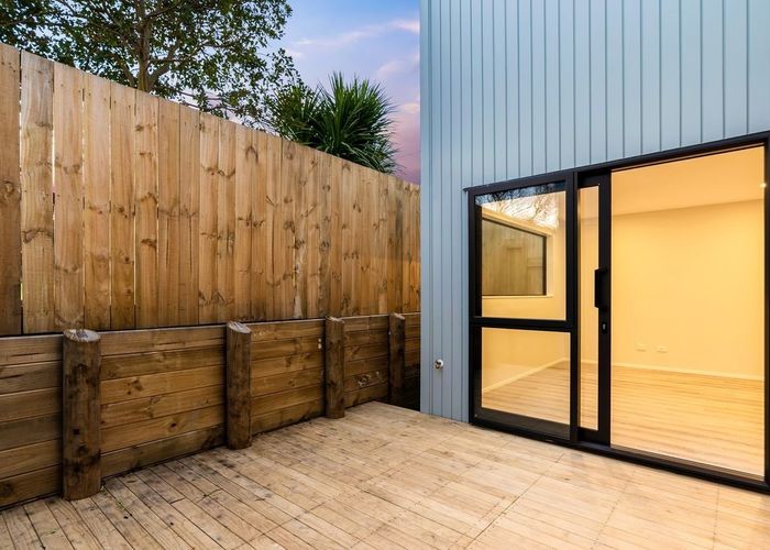  at 2/33 Buscomb Avenue, Henderson, Auckland