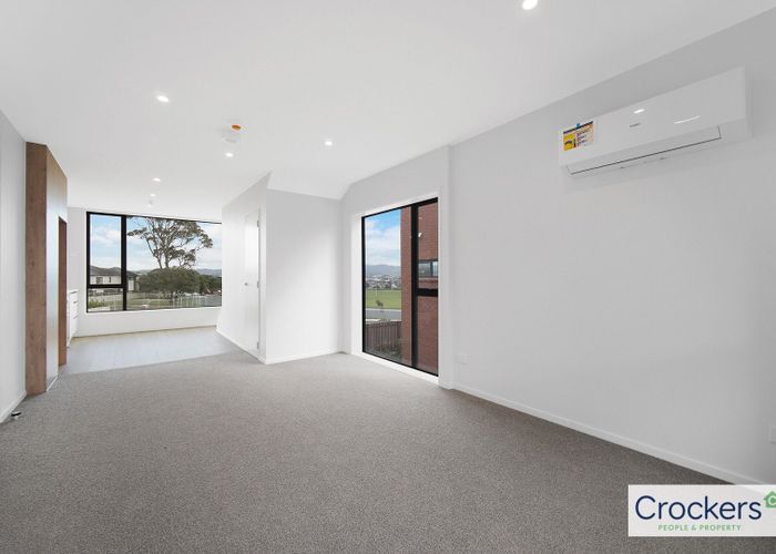  at 4/2 Treasure Lane, Te Atatu South, Waitakere City, Auckland