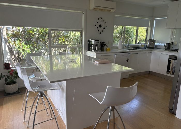  at 121 Arran Road, Browns Bay, Auckland