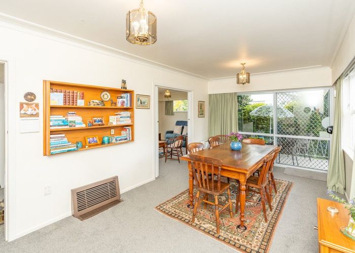 at 8 Hillary Street, Chedworth, Hamilton