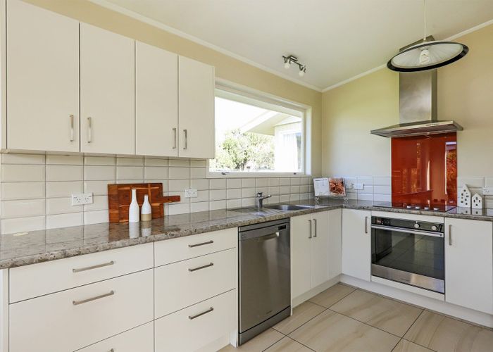  at 6 Roskilda Crescent, Taradale, Napier