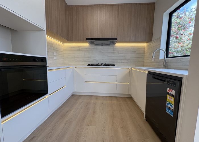  at 14C Newhaven Terrace, Mairangi Bay, North Shore City, Auckland
