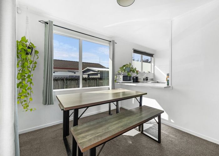  at 2/212 Waitemata Drive, Ranui, Waitakere City, Auckland