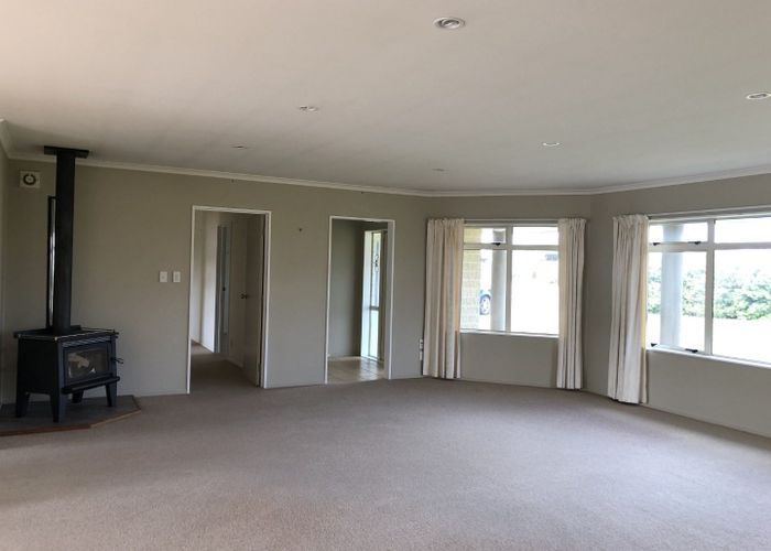 at 44 Kent Avenue, Waitarere Beach, Levin