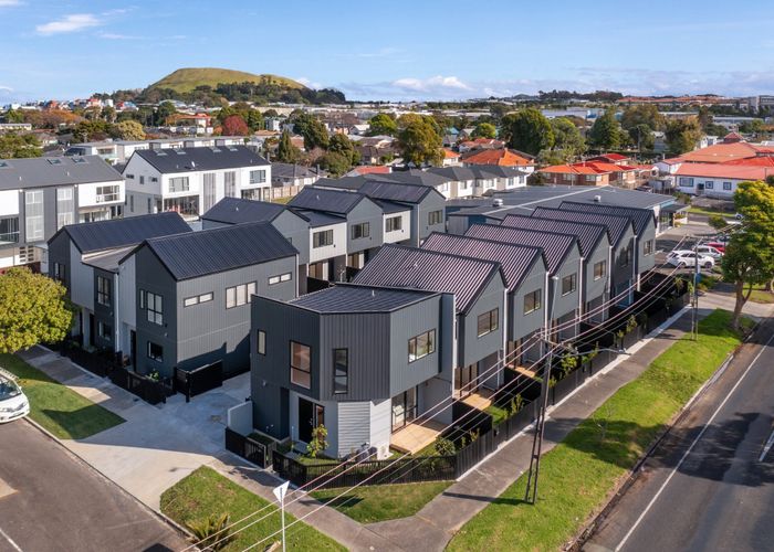  at 12/51 Point England Road, Point England, Auckland City, Auckland