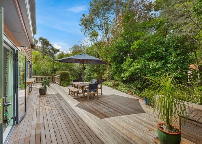  at 4A Pounamu Avenue, Greenhithe, Auckland