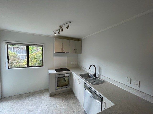  at 3/8 Shakespeare Road, Milford, Auckland