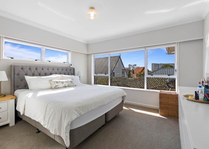 at 3/10 Shakespeare Road, Milford, North Shore City, Auckland
