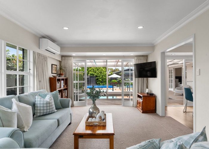  at 8 Clements Crescent, Queenwood, Hamilton