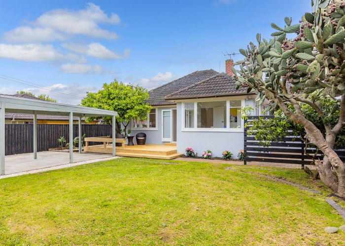  at 5 Anderson Avenue, Point England, Auckland