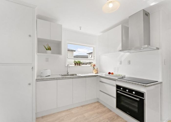  at 2/6A Claymore Street, Manurewa, Manukau City, Auckland