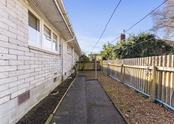  at 2/37 Huia Road, Papatoetoe, Auckland