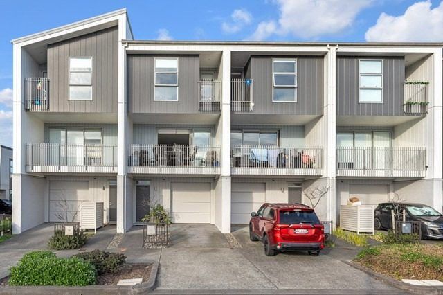  at 33 Bonnette Rd, Flat Bush, Manukau City, Auckland