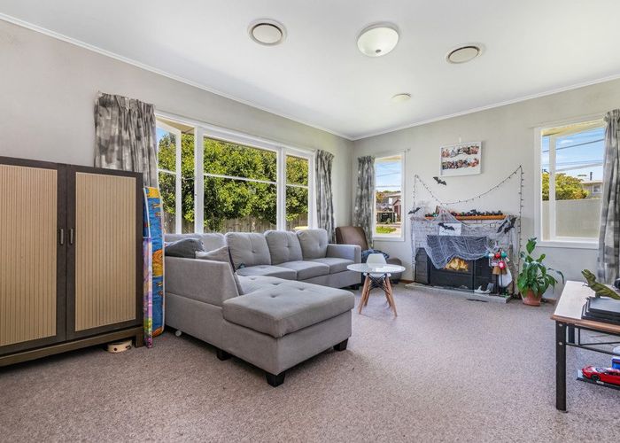  at 73 Roberts Road, Te Atatu South, Auckland