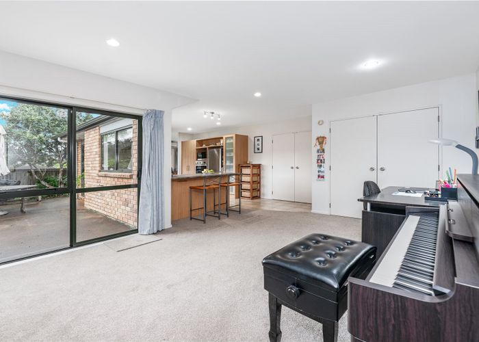  at 9 Zeus Avenue, Henderson, Auckland
