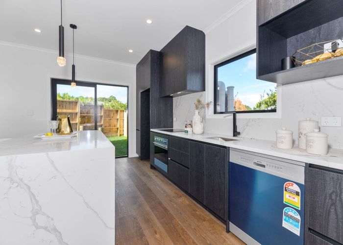  at 9 Camrose Place, Glenfield, North Shore City, Auckland