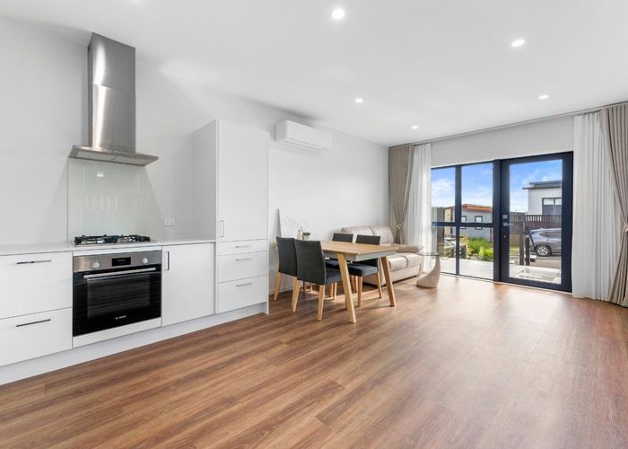  at 21 Canna Street, Totara Park, Auckland