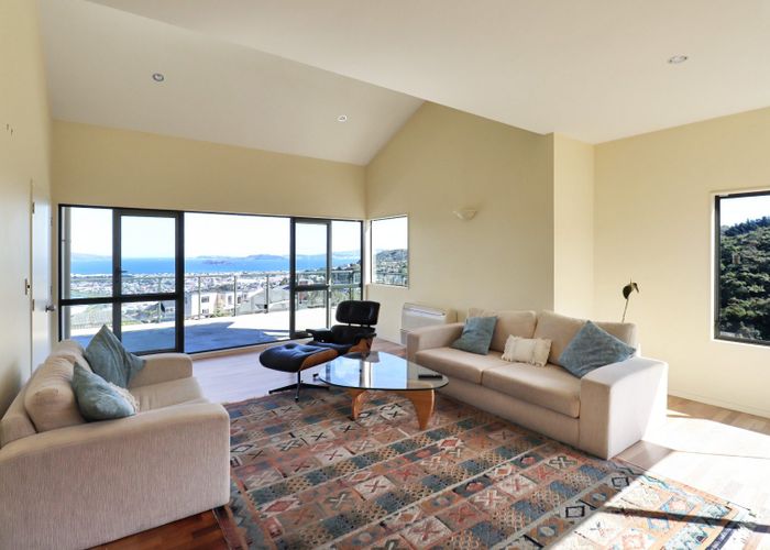  at 122 Viewmont Drive, Harbour View, Lower Hutt, Wellington