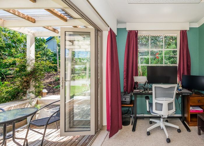  at 15 Dale Road, Raumati South, Paraparaumu