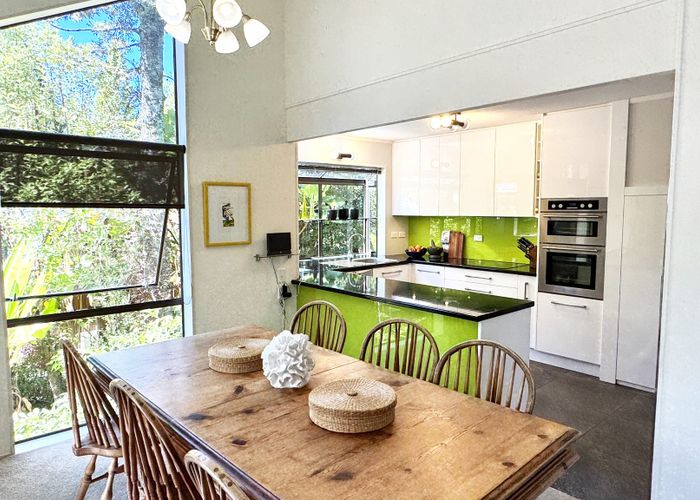  at 11 Fitzpatrick Place, Chatswood, North Shore City, Auckland