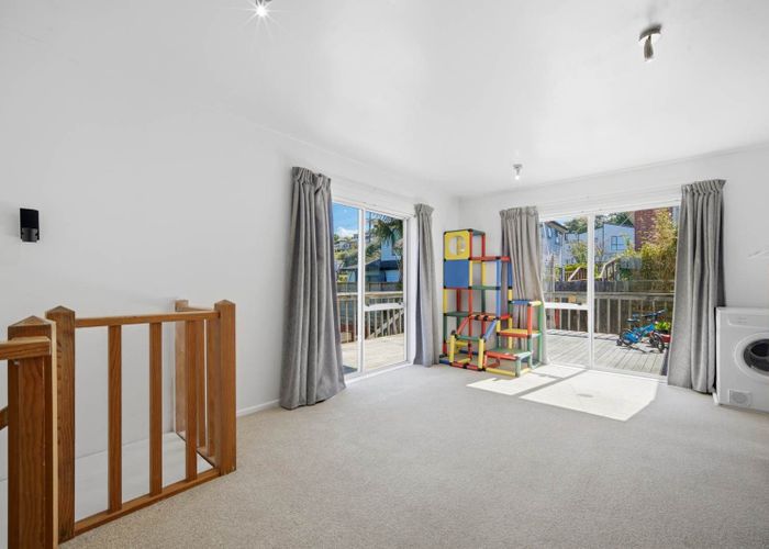  at 3 Halberg Street, Glenfield, North Shore City, Auckland