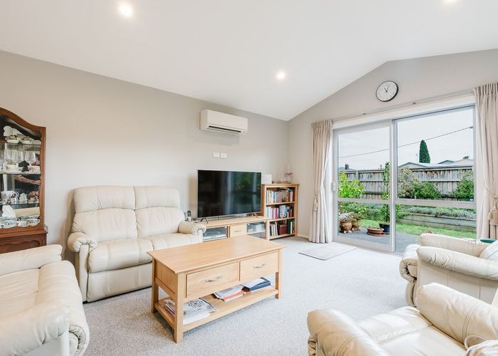  at 135 Forest Lake Road, Forest Lake, Hamilton, Waikato