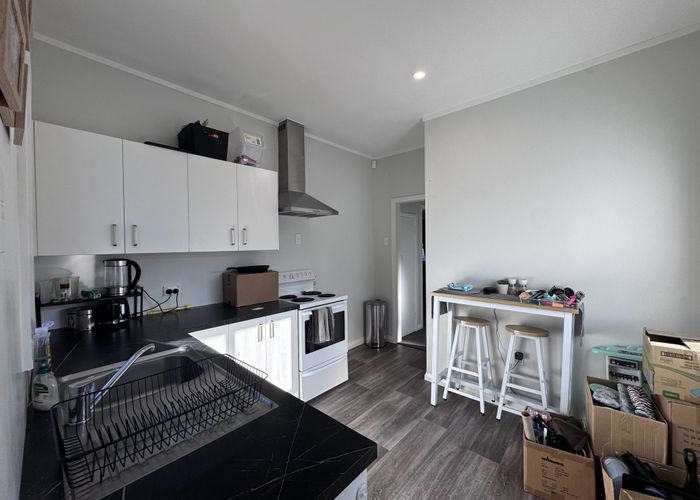  at 2/198 Ferguson Street, West End, Palmerston North, Manawatu / Whanganui