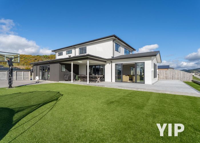  at 10 Okupe Grove, Aotea, Porirua, Wellington