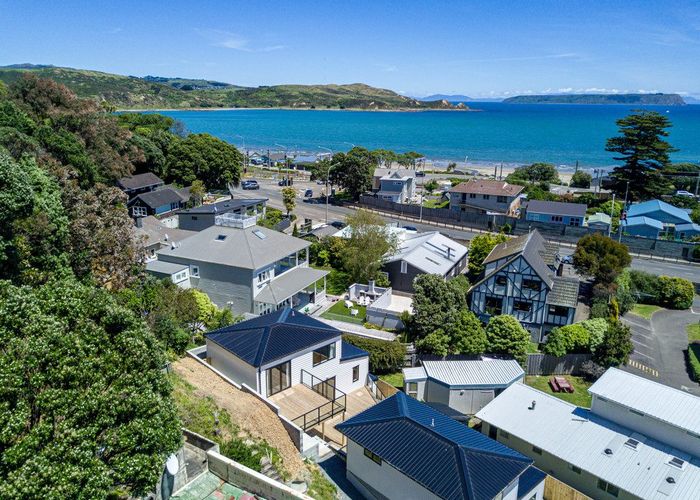  at 6A Grays Road, Plimmerton, Porirua
